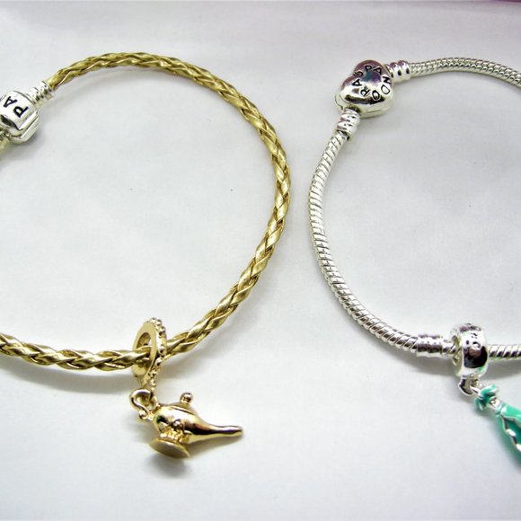 EXCLUSIVE! Disney Princess Jasmine and Aladdin Luxury Jewelry & Toy Gift Set - Picture 5 of 12